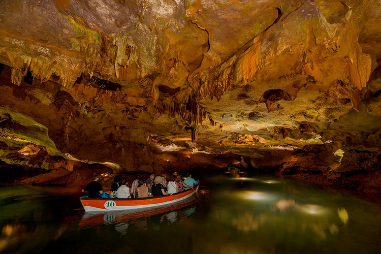 ICB TRAVELS PEÑÍSCOLA. Excursiones, viajes turísticos a la Vall d'Uxo. Coves de Sant Josep